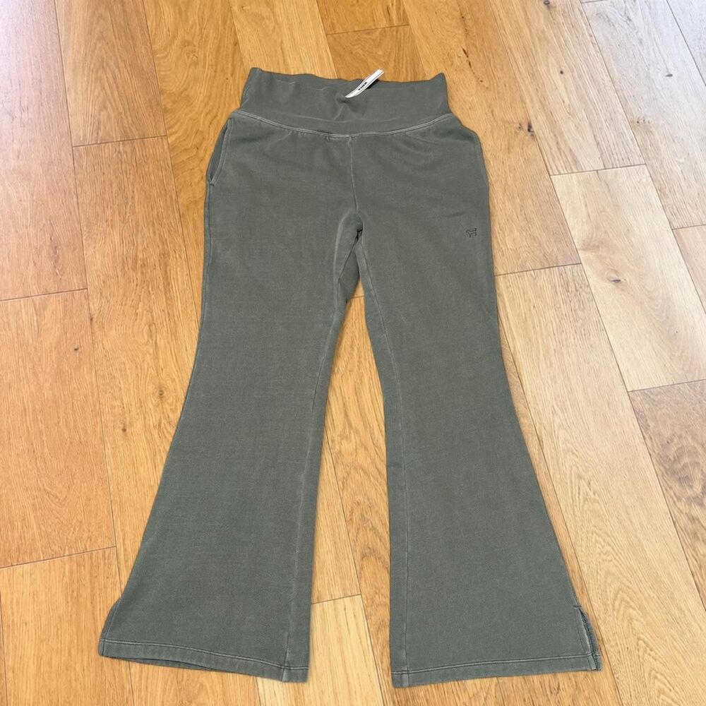 PINK Victoria’s Secret Flare Sweatpants Sage Green Womens Medium NWT Yoga Flare
